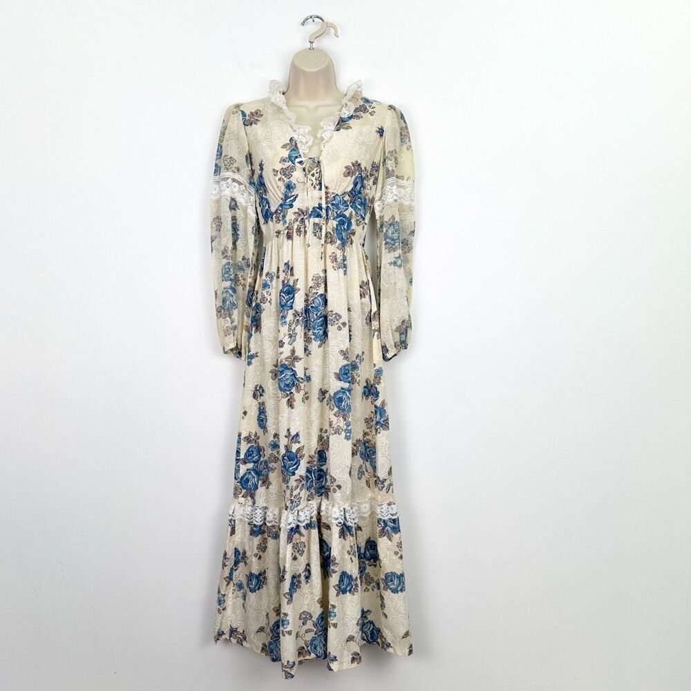 Milson of California Women’s Vintage 60s 70s All Over Blue Printed Floral Lightw